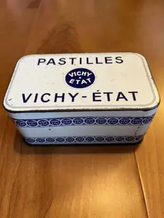 フランス雑貨　TIN缶　缶かん　薬箱　アンティーク　ヴィンテージ