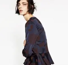 Zara フラワープリント ペプラムトップス 長袖 ネイビー