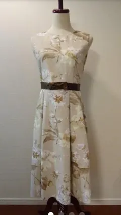 【オーダーメイドでお作りします】クラシックなタックワンピース