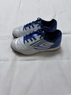 Umbro サッカーシューズ ホワイト/ブルー