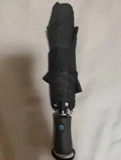 黒の折りたたみ傘 自動開閉機能付き