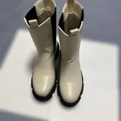 アイボリーとブラック サイドゴアブーツLサイズ