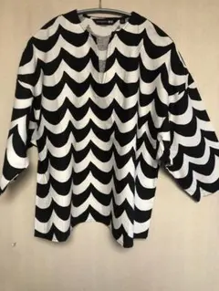 UNIQLOマリメッココラボ　ブラウス