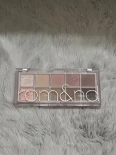 rom&nd アイシャドウパレット 10色入り