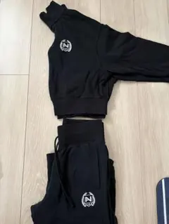 NIKE ブラック クロップドジャケット パンツ　スウェットセットアップ