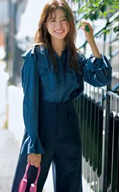 25ss 笹川友里さん着用 THREE SQUAREレースブラウス ネイビー 2025年