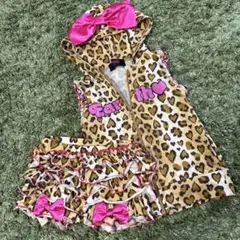 アースマジック ヒョウ柄フード付きベストとショートパンツセット