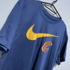 NIKE CAVS NBAトレーニングTシャツ　レブロン カイリーのサムネイル