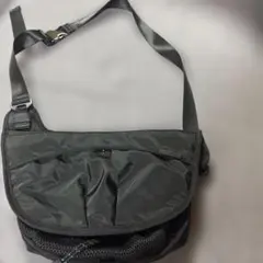 nouer ブラック メッセンジャーバッグのサムネイル