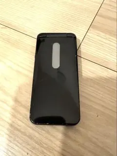 au GRATINA 4G KYF31 ブラック 本体 - メルカリ