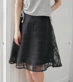 マジェスティックレゴン バックレースアップフレアスカート ひざ丈