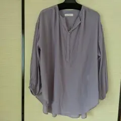 ル・メランジュ　ラベンダーカラーの綿シアーブラウス　パフスリーブのサムネイル