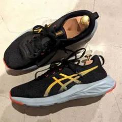 アシックス 25.5 ランニングシューズ VERSABLAST 2