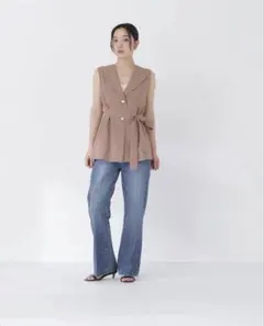 ベルテッドジレ　モカ　ベルト付きのサムネイル