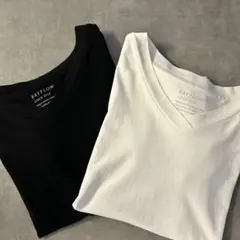 【美品】BAYFLOW コットンVネックTシャツ 2枚セット ブラック ホワイトのサムネイル