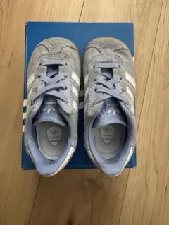 adidas キッズ スニーカー グレー