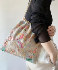 【未使用品】MORO スパンコール 刺繍 巾着袋