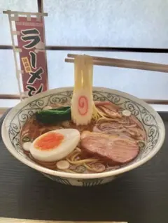 食品サンプル　とろ〜り半熟玉子入り醤油ラーメン　スマートフォンスタンド
