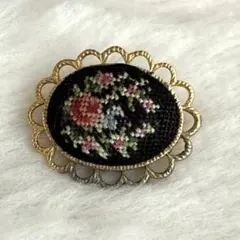 AUSTRIA フラワー刺繍 ラウンド ブローチ #502
