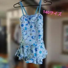 140サイズ　水着とラッシュガードのセット