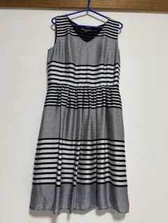 LAURA ASHLEY ノースリーブブラックボーダーワンピース13ペチコート付