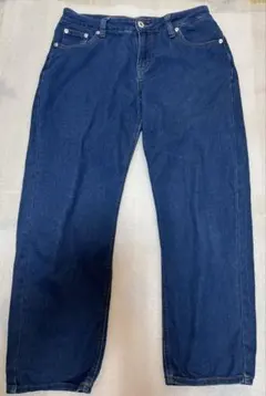 トップバリュ　ストレートデニム　ジーパン　薄手　ストレッチ入り