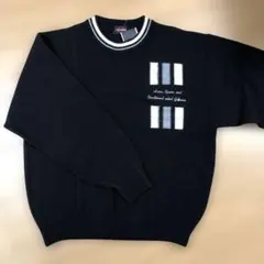 黒いニットセーター ストライプ襟