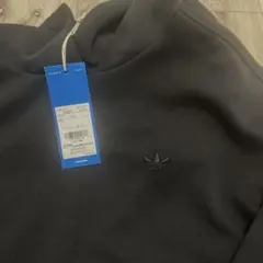 adidasパーカー