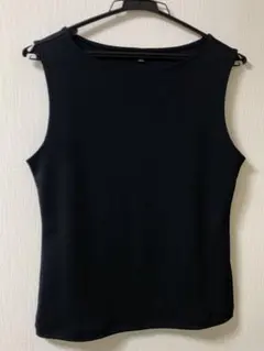 UNIQLO ノースリーブトップス (ブラック)のサムネイル