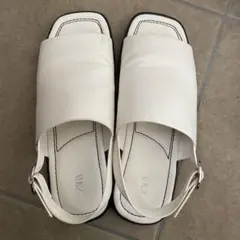 ZARA ホワイト ストラップ付きサンダル