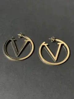 V型　デザインピアス　新品