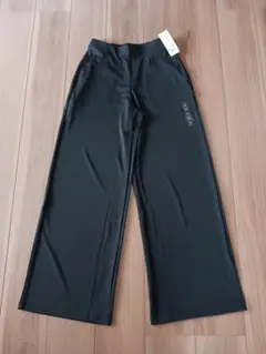 UNIQLO クレープジャージーストレートパンツ　丈長め Mサイズ【新品未使用】