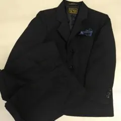 ニューロイヤル（NEW ROYAL）の子供用フォーマルスーツです。