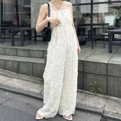 hholic フラワーVネックオールインワン - メルカリ