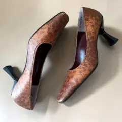 未使用級極美品♡銀座かねまつ 本革パイソン柄スクエアトゥパンプス デザインヒール