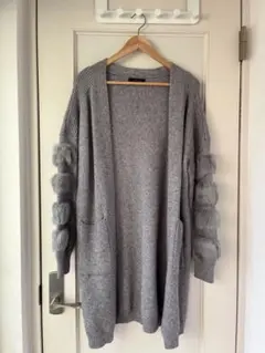 【美品】インタープラネット　ラビットファー付きロングカーディガン　グレー