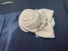 コサージュ　布製ローズ&パールビーズ　ベージュ系 卒園、卒業式。入園、入学式。