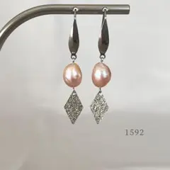 天然色うる艶ピーチ・バロック淡水パール　ピアス　316Ｌサージカルステンレス