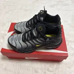 NIKE エアマックスプラス Green Strike 27cm 01277 - メルカリ