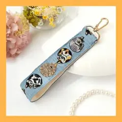 スマホストラップ【ブルー✕ねこちゃん】インド刺繍　ストラップ