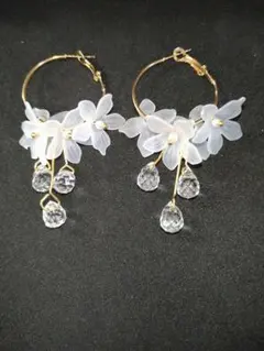 花モチーフクリスタルフープピアス