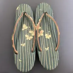 ま*ん様 昭和レトロ　青緑色 蝶模様 草履