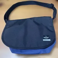 INDISPENSABLE BEAMSコラボ　メッセンジャーバッグ黒/ネイビー