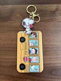 【匿名配送】スヌーピー　パスケース　カードケース リール付き