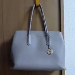 FURLA フルラ トートバッグ グレー　A4