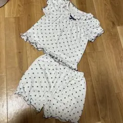 ベビーパジャマセット 白と紺の水玉