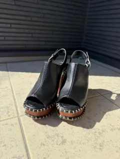 moussy ブラック レザー オープントゥサンダル 高ヒール