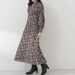 美品 ナチュラルビューティーベーシック フロッキーワンピース 花柄 モカ S