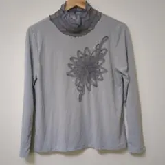 【美品】SILVERKING長袖カットソーグレー花柄刺繍ビジューフリルネックM