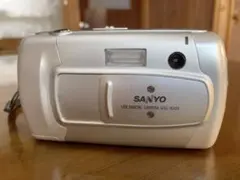デジタルカメラ　SANYO DSC-X200（要スマートメディア）80万画素